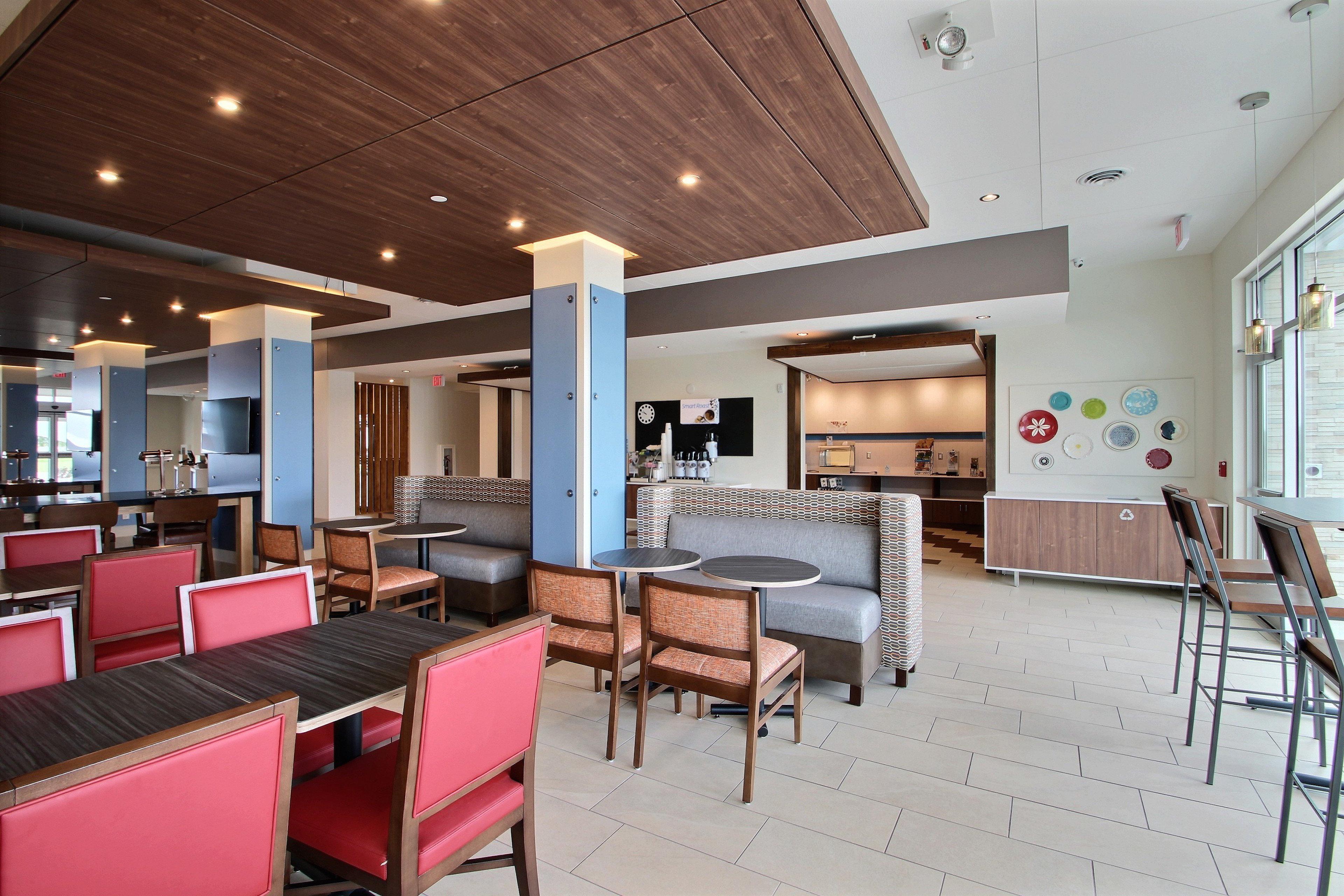Holiday Inn Express & Suites Fond Du Lac By Ihg Exterior foto